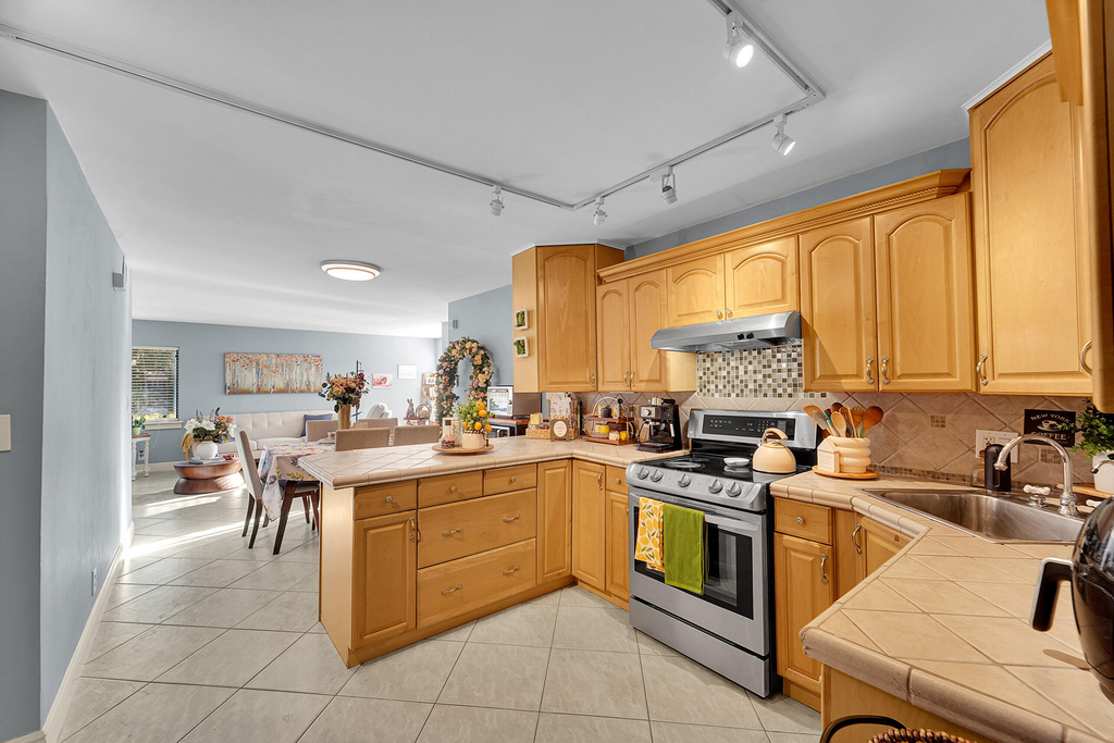 261 Wimbledon Lake Drive - Photo 4