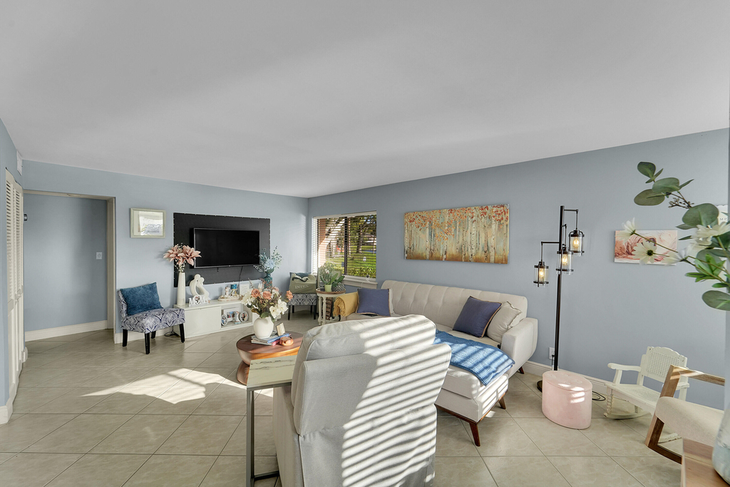 261 Wimbledon Lake Drive - Photo 1