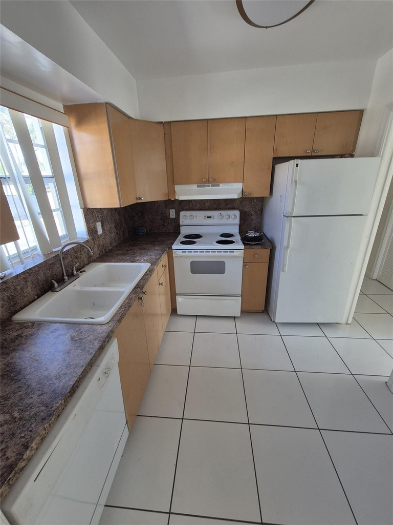 3709 Tyler Street - Photo 3