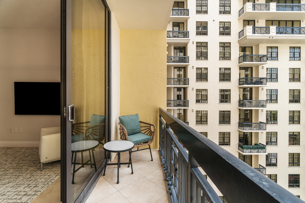 701 S Olive Avenue - Photo 19