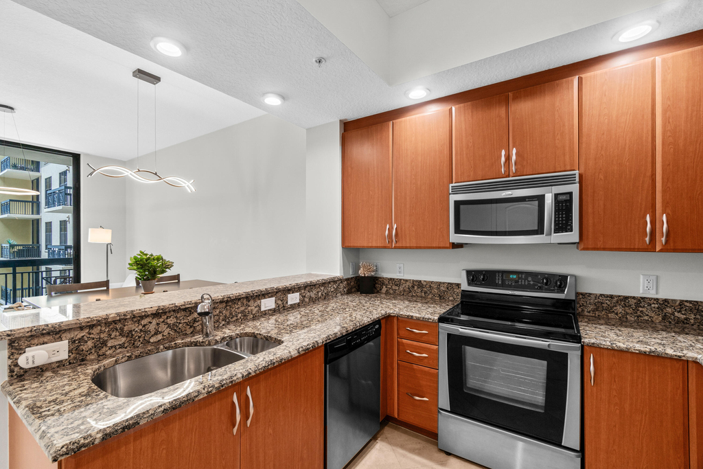 701 S Olive Avenue - Photo 8