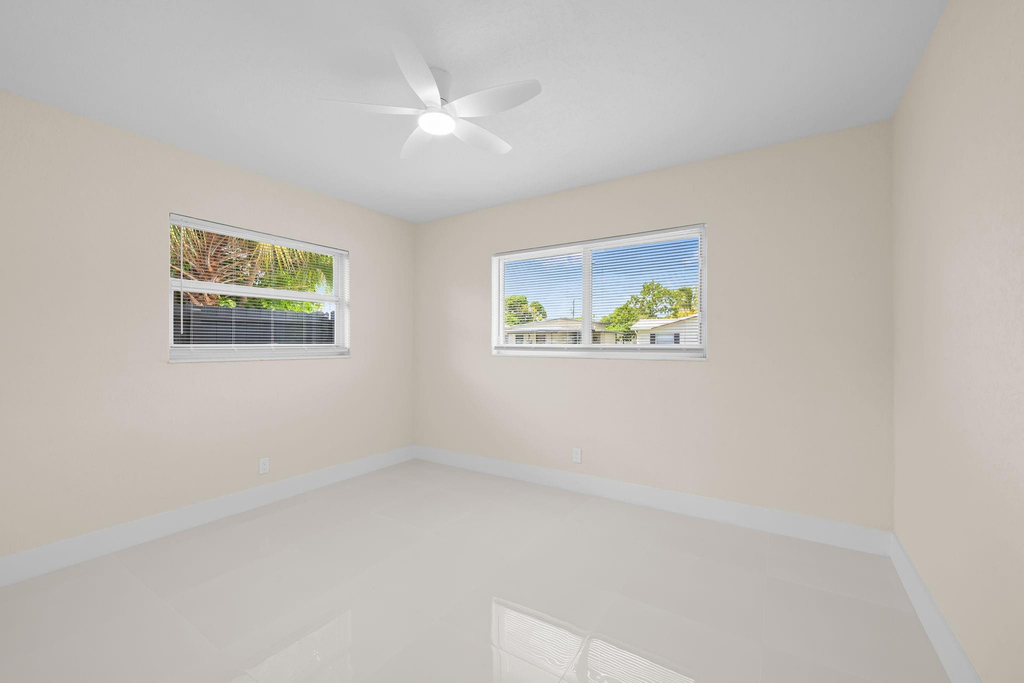 832 Ne 12th Avenue - Photo 3