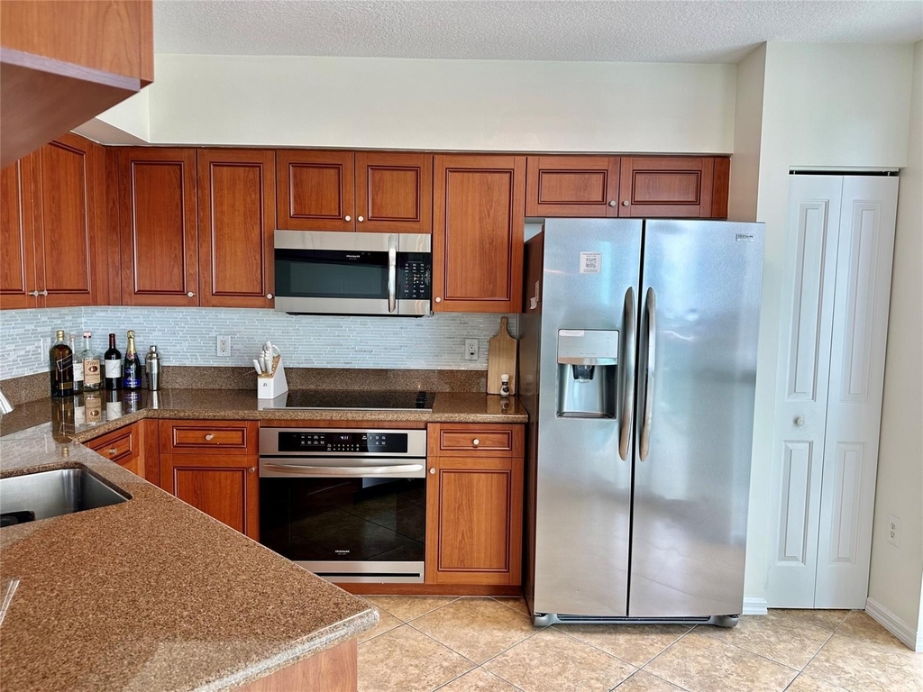347 N New River Drive E - Photo 13