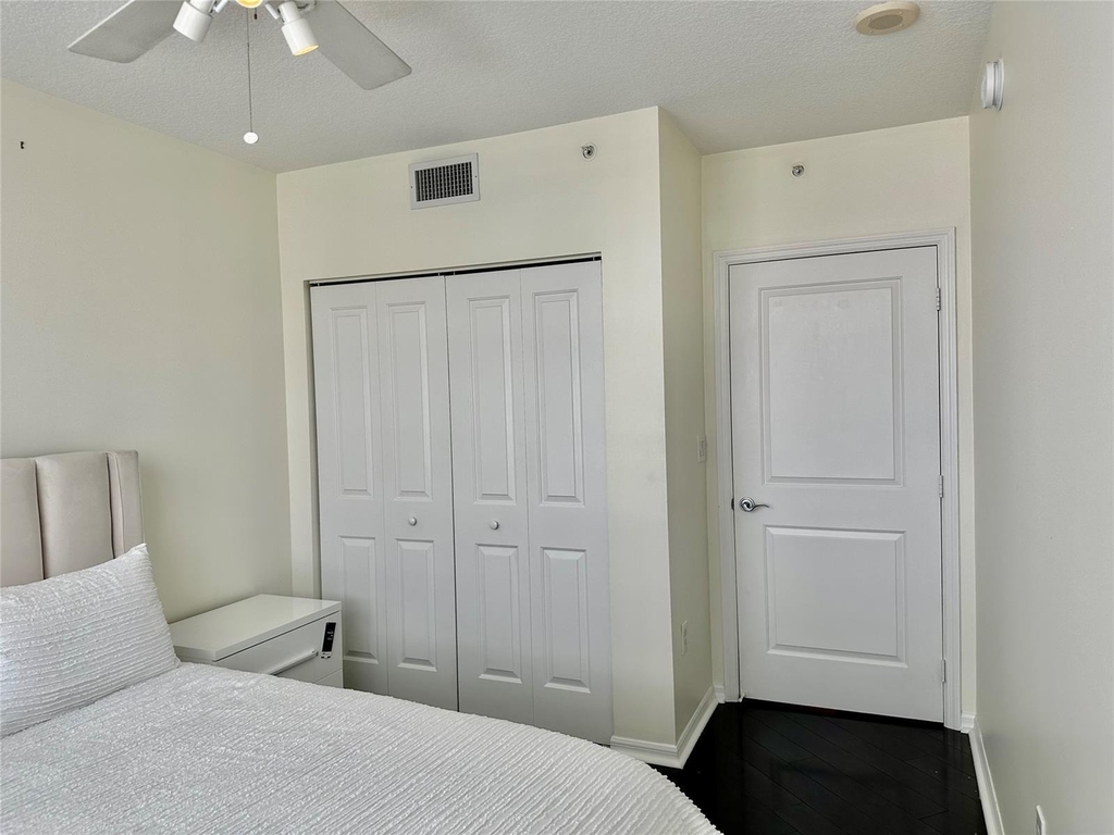 347 N New River Drive E - Photo 19