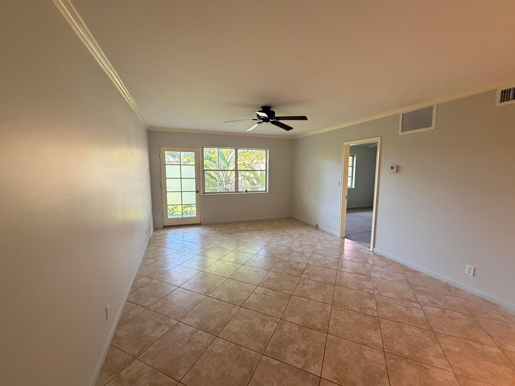 136 Ne 19th Court - Photo 3