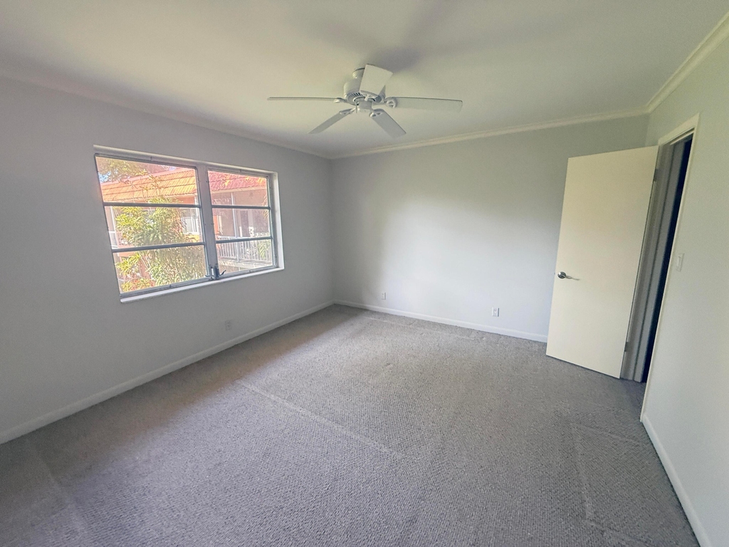 136 Ne 19th Court - Photo 7
