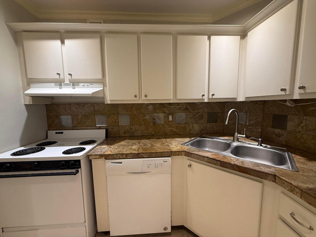 136 Ne 19th Court - Photo 5