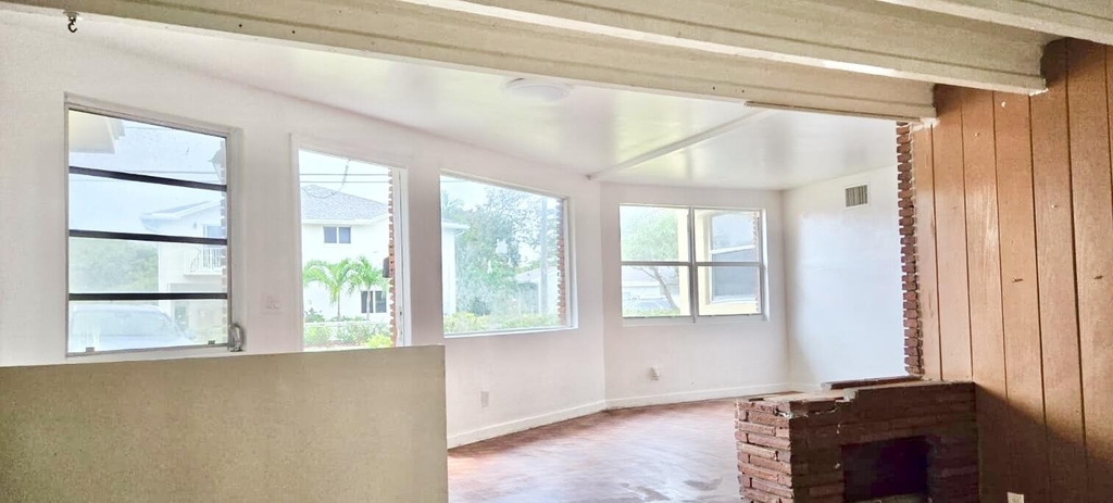 2325 Johnson Street - Photo 16