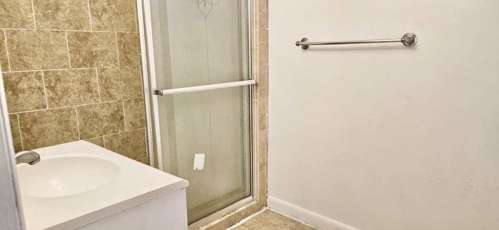 2325 Johnson Street - Photo 9