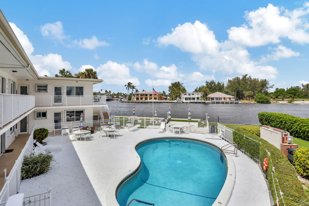 999 N Riverside Drive - Photo 12