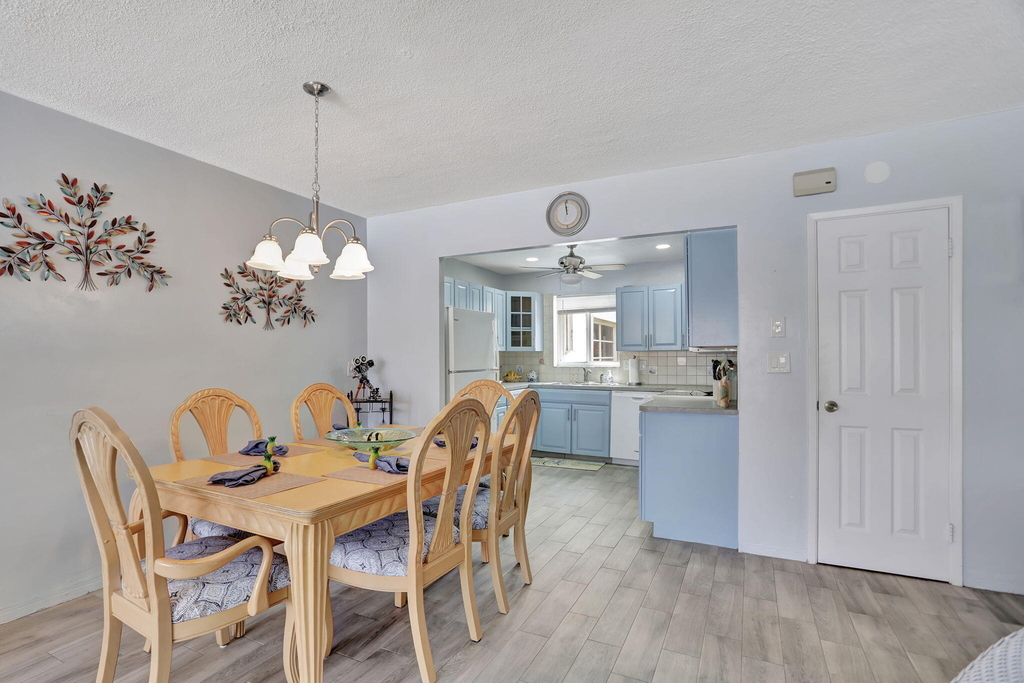 999 N Riverside Drive - Photo 4
