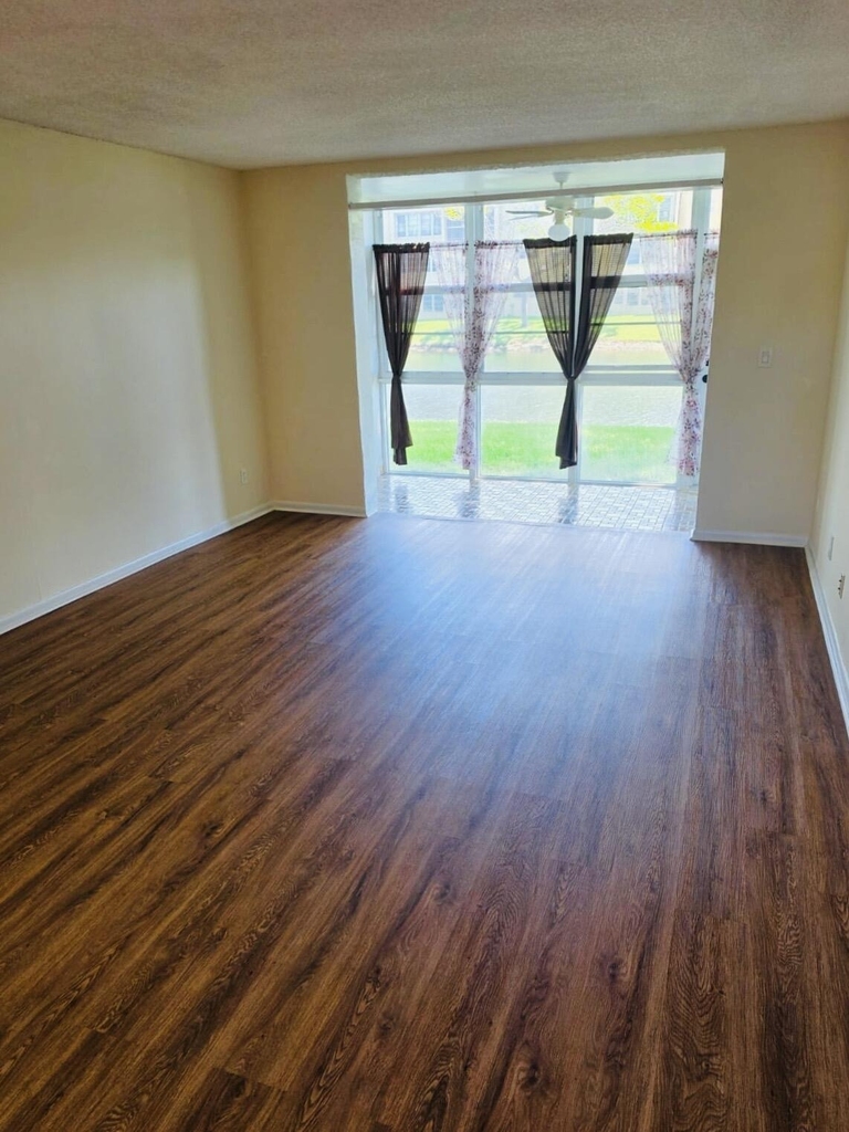 5940 Nw 64th Avenue - Photo 12