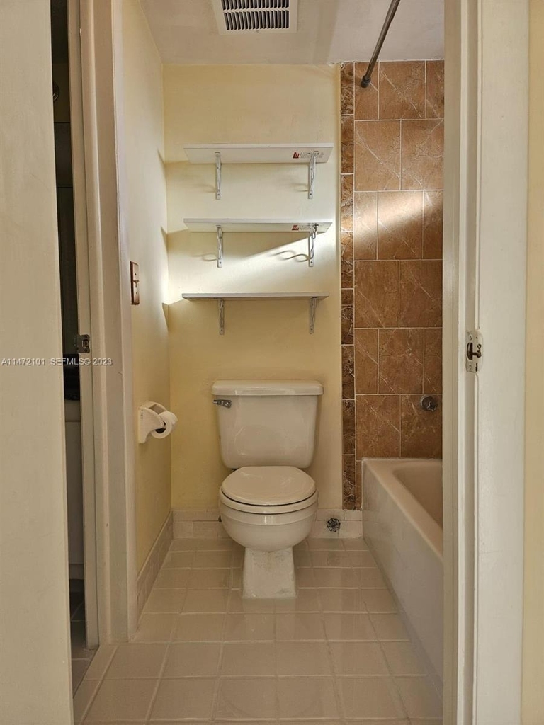 5940 Nw 64th Avenue - Photo 3