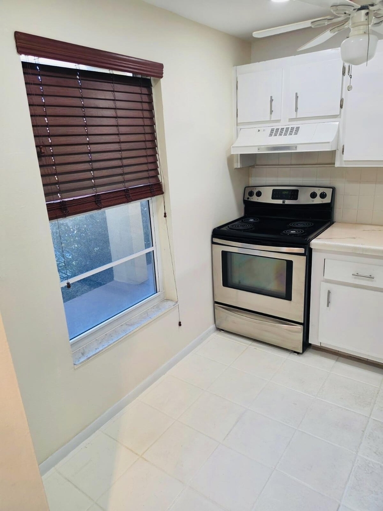 5940 Nw 64th Avenue - Photo 15