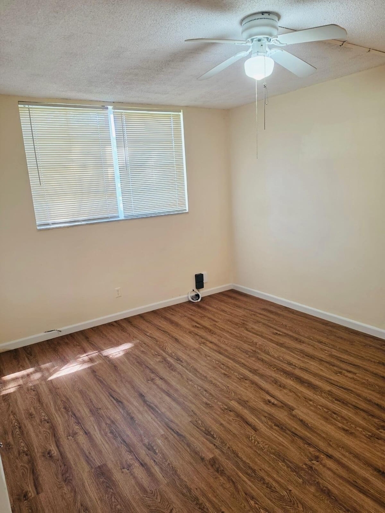 5940 Nw 64th Avenue - Photo 16