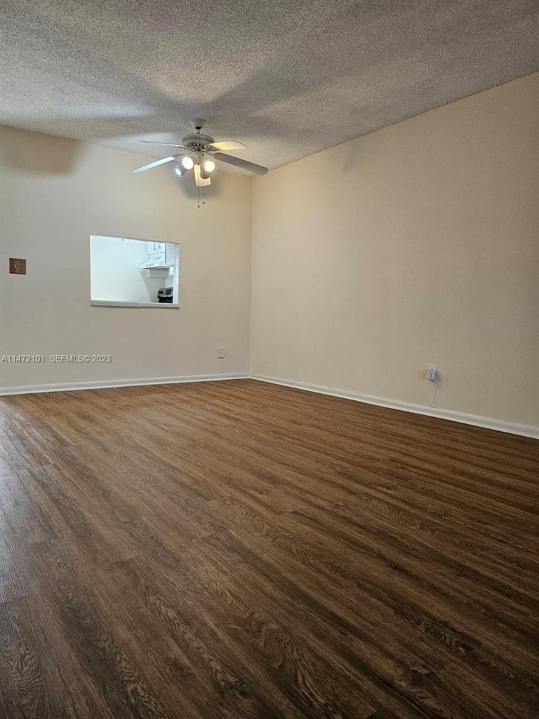 5940 Nw 64th Avenue - Photo 9