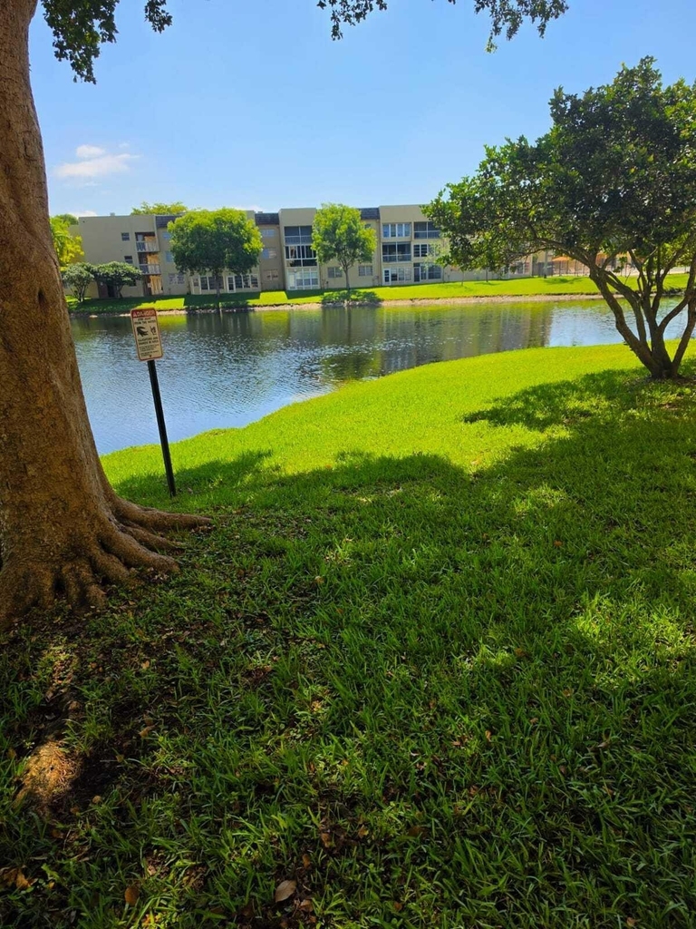 5940 Nw 64th Avenue - Photo 18