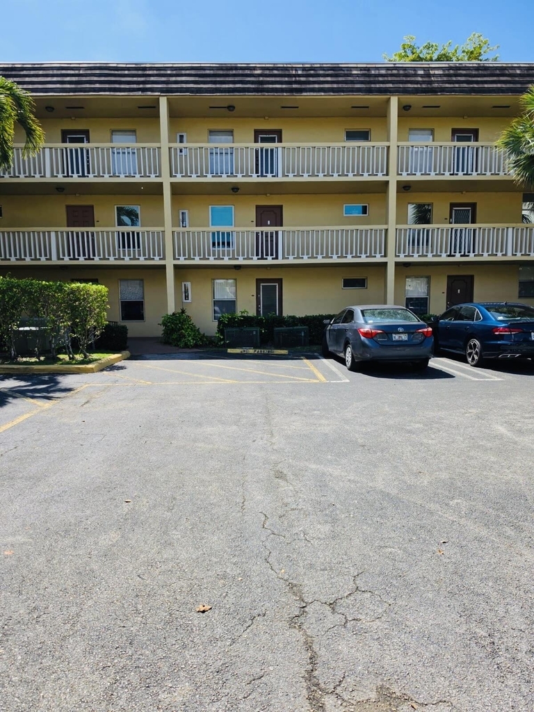 5940 Nw 64th Avenue - Photo 8