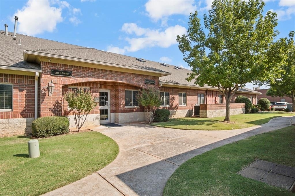 1006 Nw 24th Avenue - Photo 0