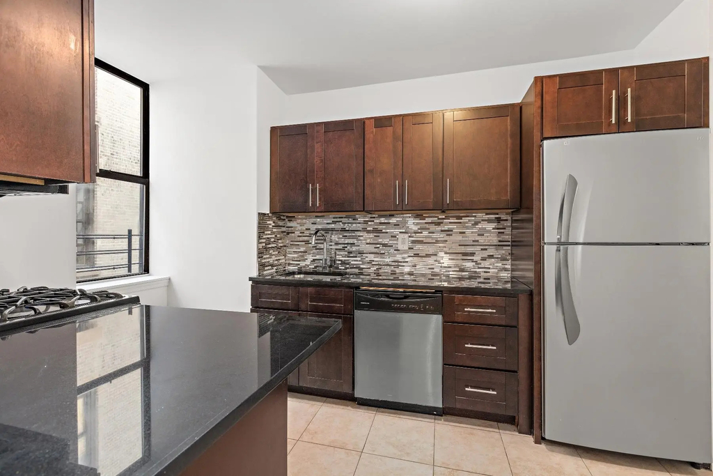 600 West 142nd Street - Photo 3