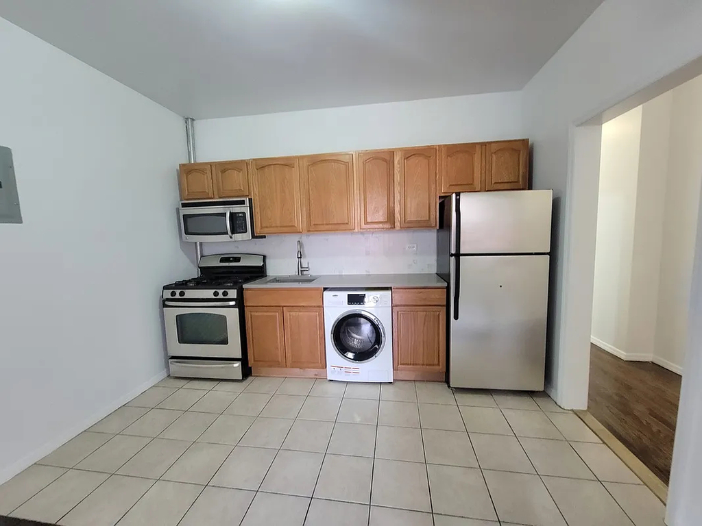 600 West 150th Street - Photo 6