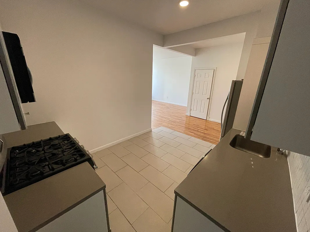 3920 Broadway - Photo 4