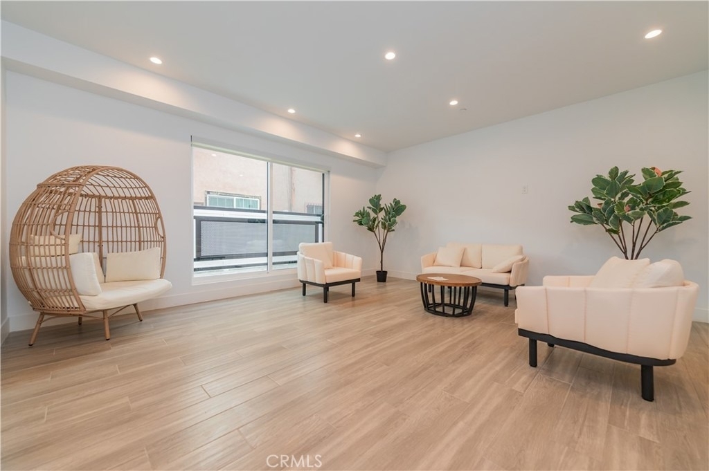 1596 W 36th - Photo 2