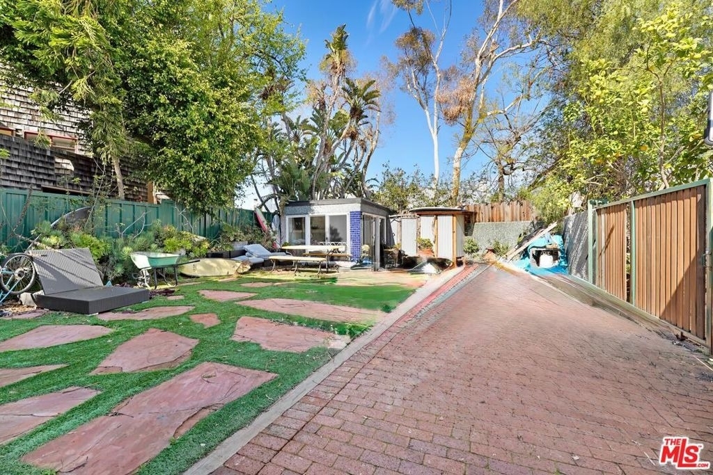 29231 Heathercliff Road - Photo 18