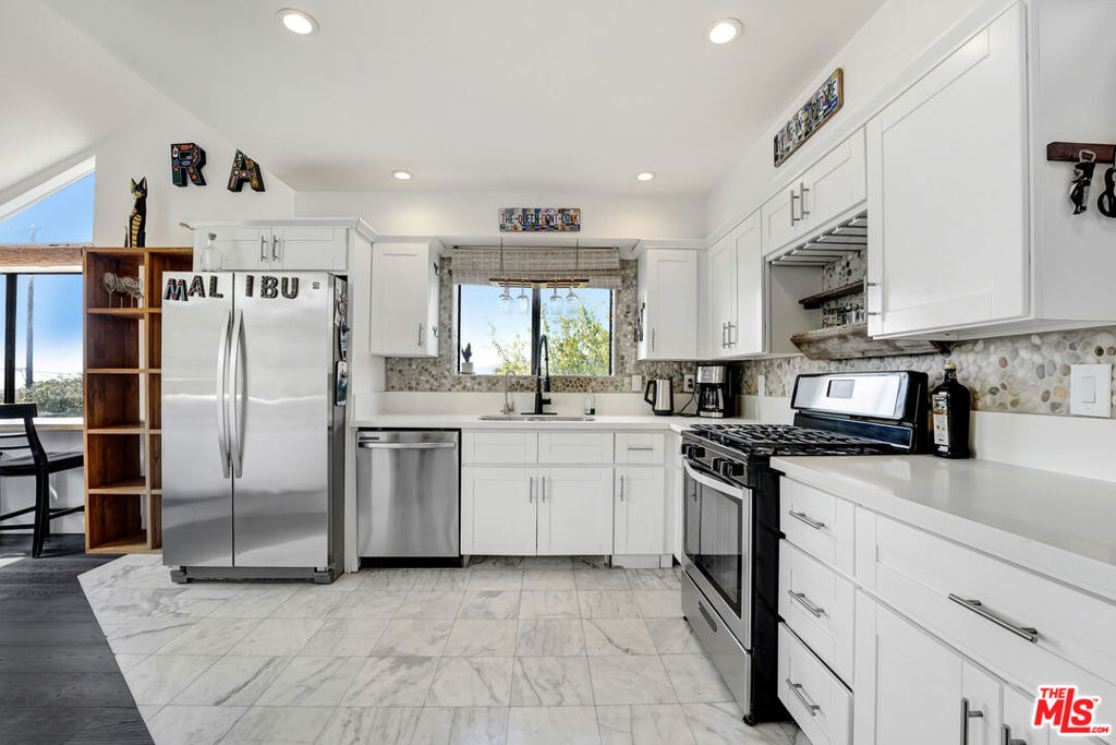 29231 Heathercliff Road - Photo 10