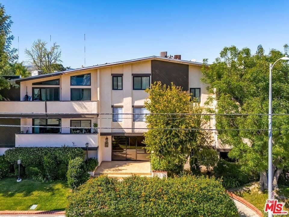 5805 Whitsett Avenue - Photo 17