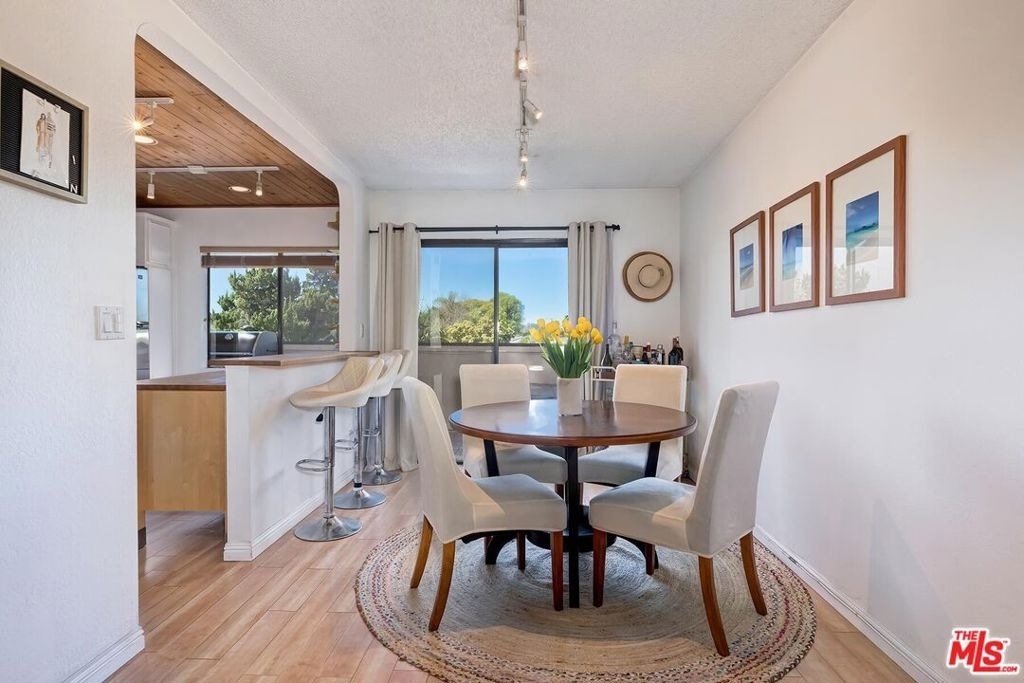 5805 Whitsett Avenue - Photo 5