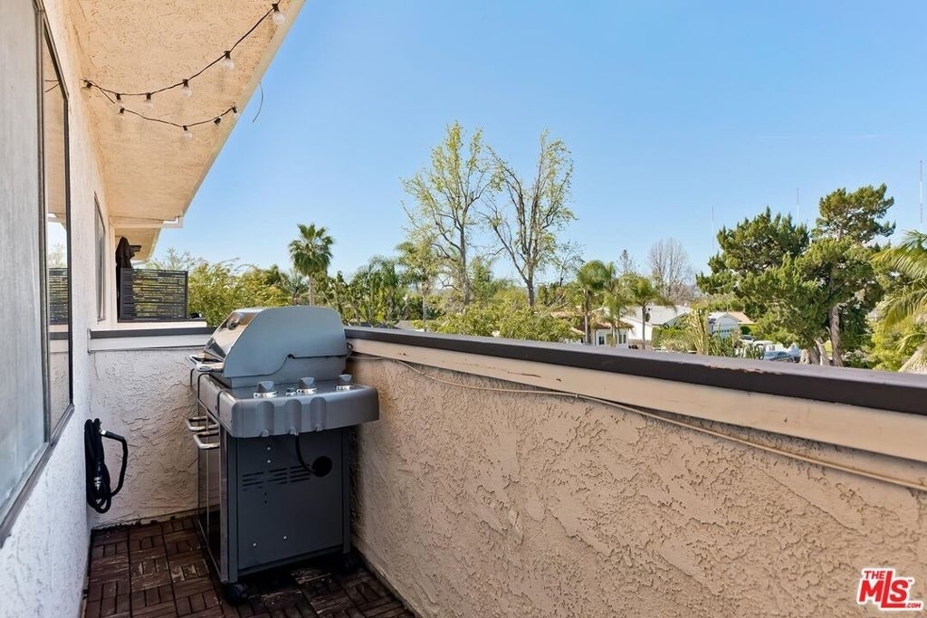 5805 Whitsett Avenue - Photo 13