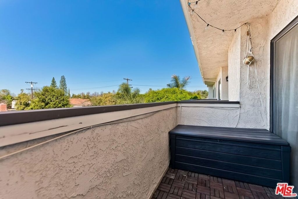 5805 Whitsett Avenue - Photo 12