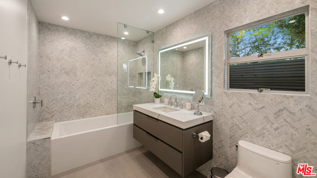602 N Whittier Drive - Photo 26