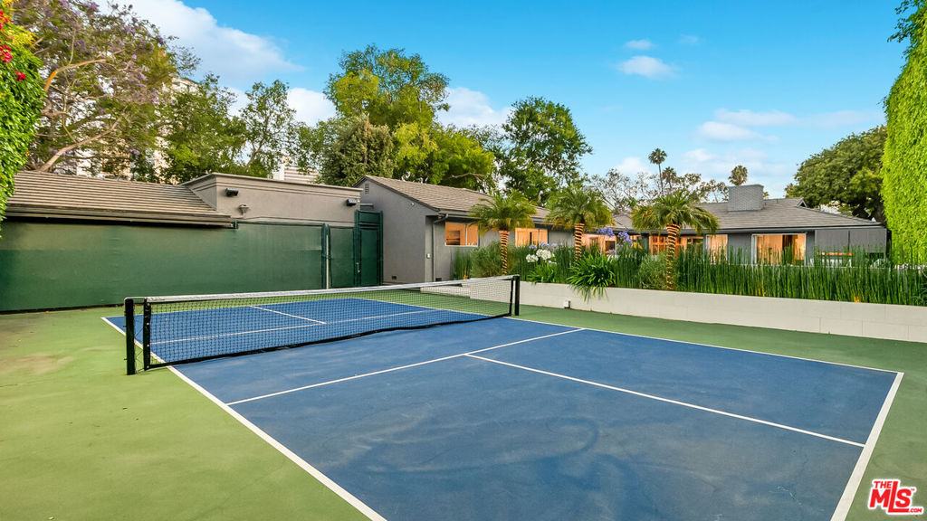 602 N Whittier Drive - Photo 2