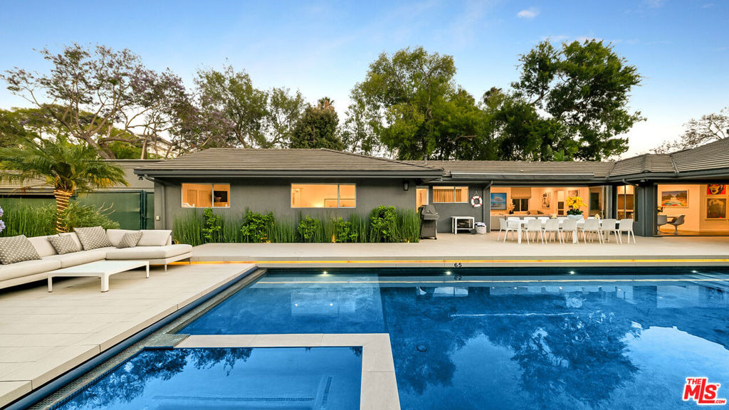 602 N Whittier Drive - Photo 2