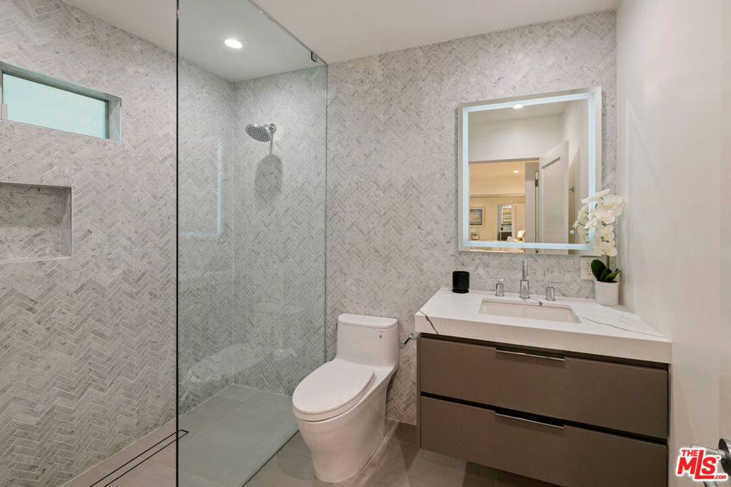 602 N Whittier Drive - Photo 30