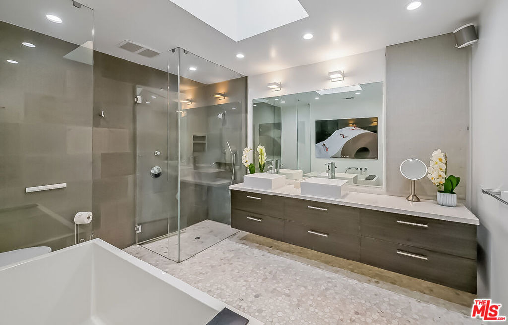 602 N Whittier Drive - Photo 21