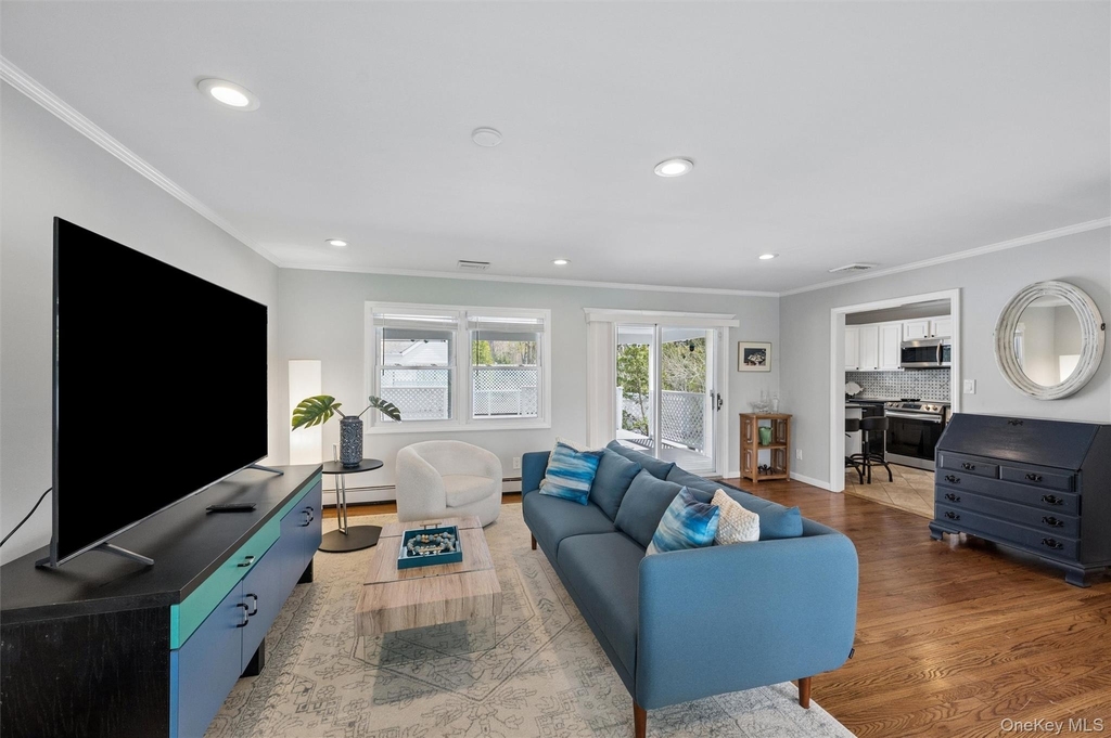 50 Hazelwood Avenue - Photo 1
