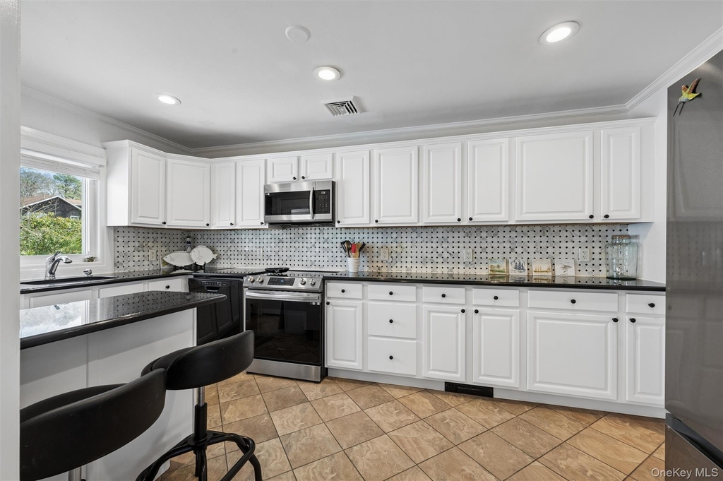 50 Hazelwood Avenue - Photo 3