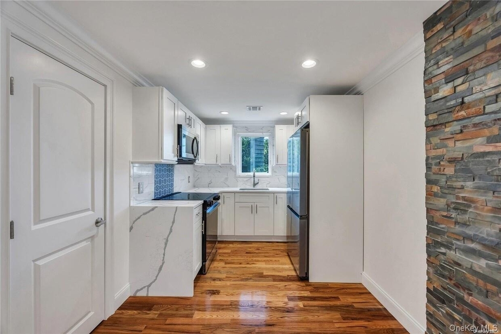 177 Waverly Avenue - Photo 8