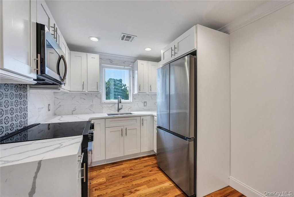 177 Waverly Avenue - Photo 7