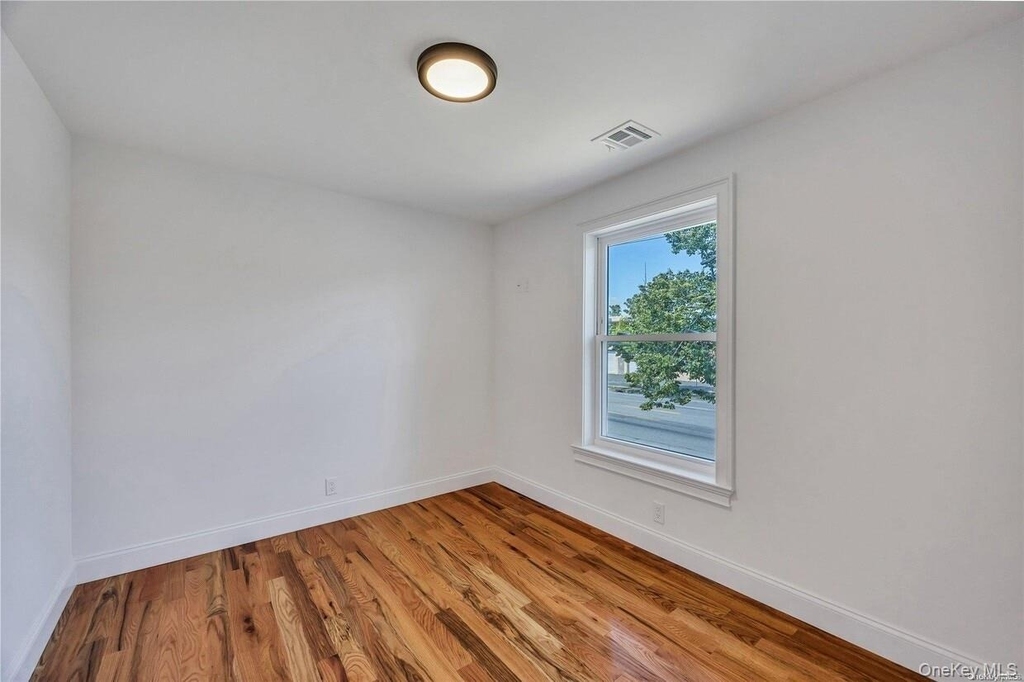 177 Waverly Avenue - Photo 15