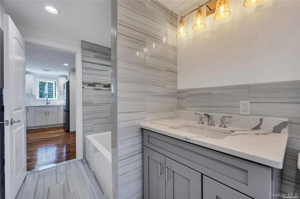 177 Waverly Avenue - Photo 14