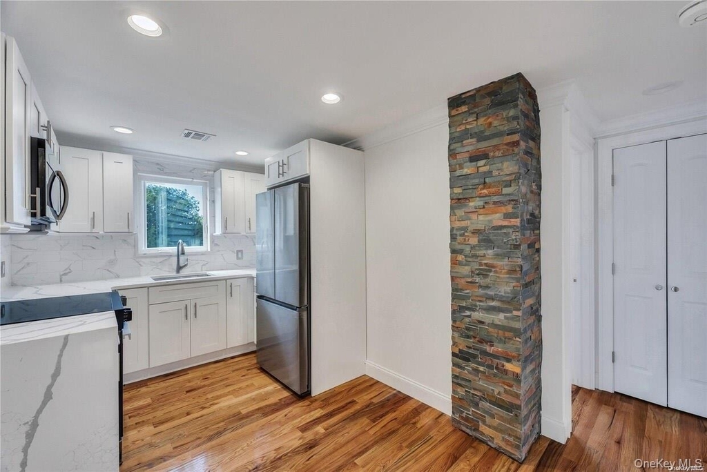 177 Waverly Avenue - Photo 6