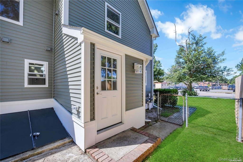 177 Waverly Avenue - Photo 0