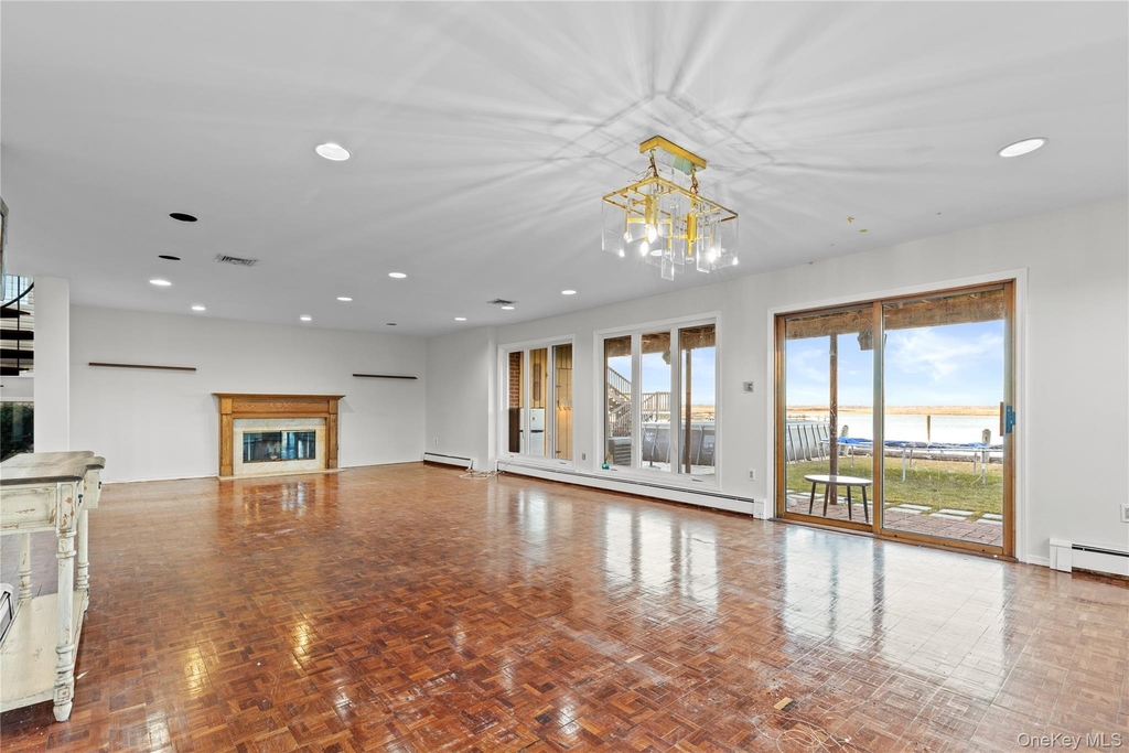 115 Maryland Avenue - Photo 2