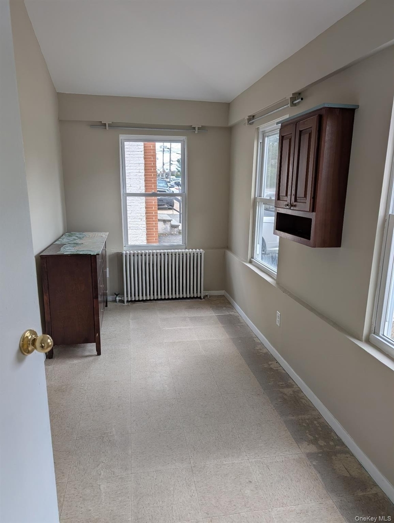 136 Duffy Avenue - Photo 4