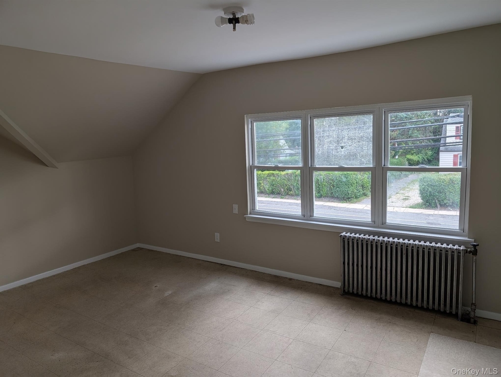 136 Duffy Avenue - Photo 5