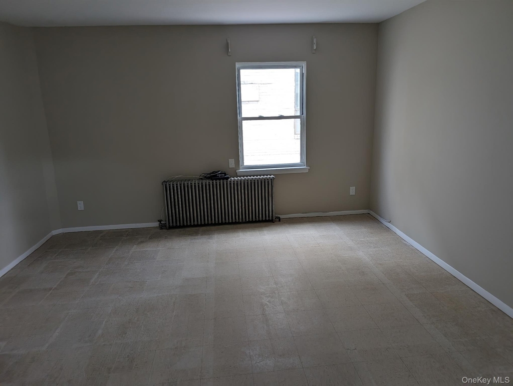 136 Duffy Avenue - Photo 3